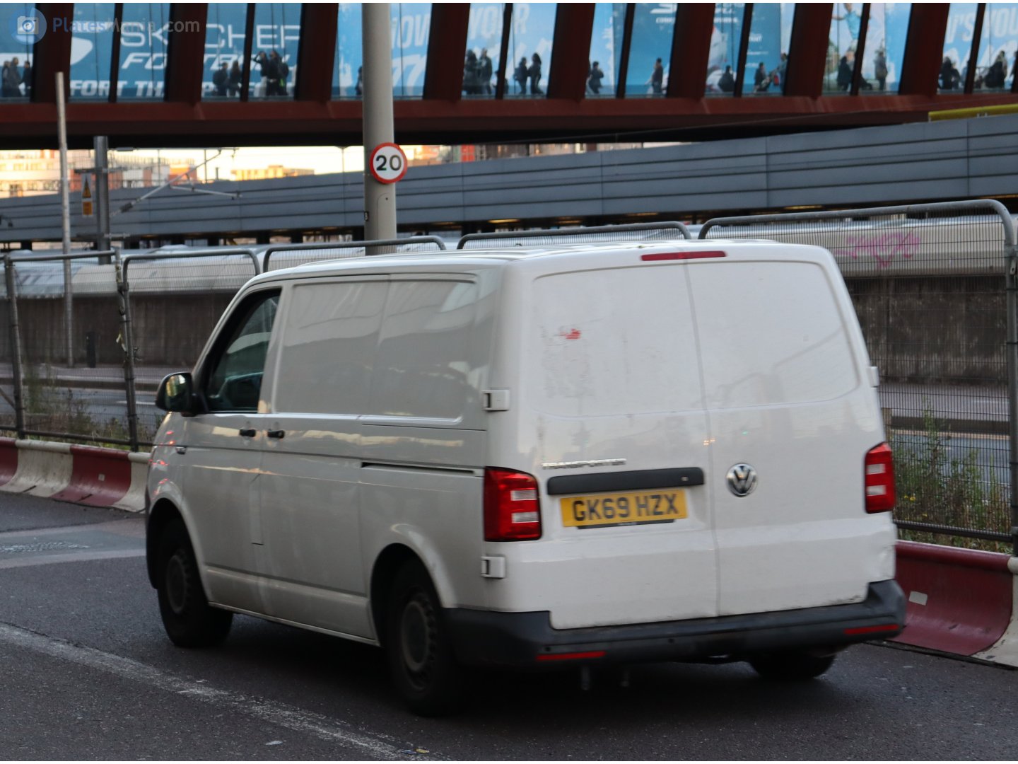 GK69HZX, Volkswagen Transporter 6th gen Van (T6) (SG), 2015–2019