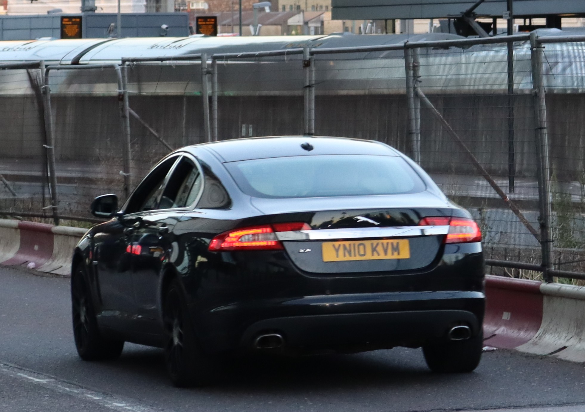 YN10KVM, Jaguar XF 1st gen Sedan (X250), 2007–2011