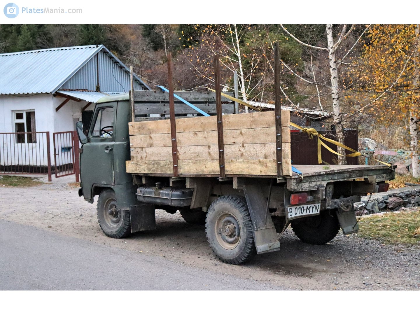 B 010 MYN, UAZ 452 452Д/3303 Single-Cab Truck, 1965–
