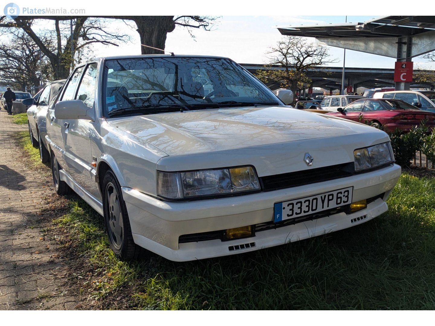 3330 YP 63, Renault 21 1st gen Liftback (B48), 1989–1995