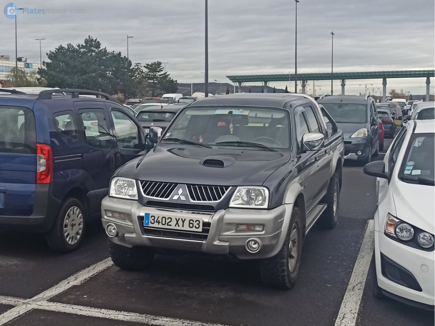 3402 XY 63, Mitsubishi L200 3rd gen (K50/K60/K70), 1996–2006 (–2012 for BR-market)