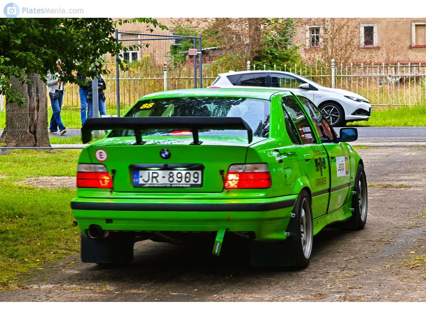 JR-8909, BMW 3 Series 3rd gen Sedan (E36), 1990–1998