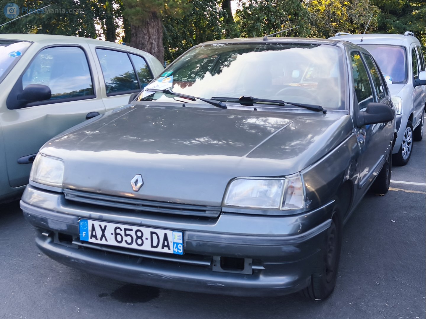 AX-658-DA, Renault Clio 1st gen 5-door Hatch (B57), 1990–1996