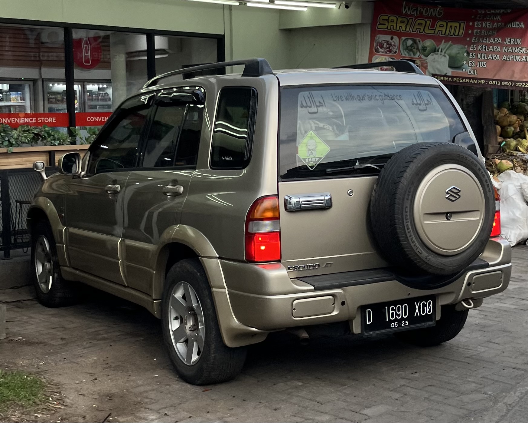 D 1690 XGO, Suzuki Escudo 2nd gen 5-door SUV (FT/GT), 1998–2005