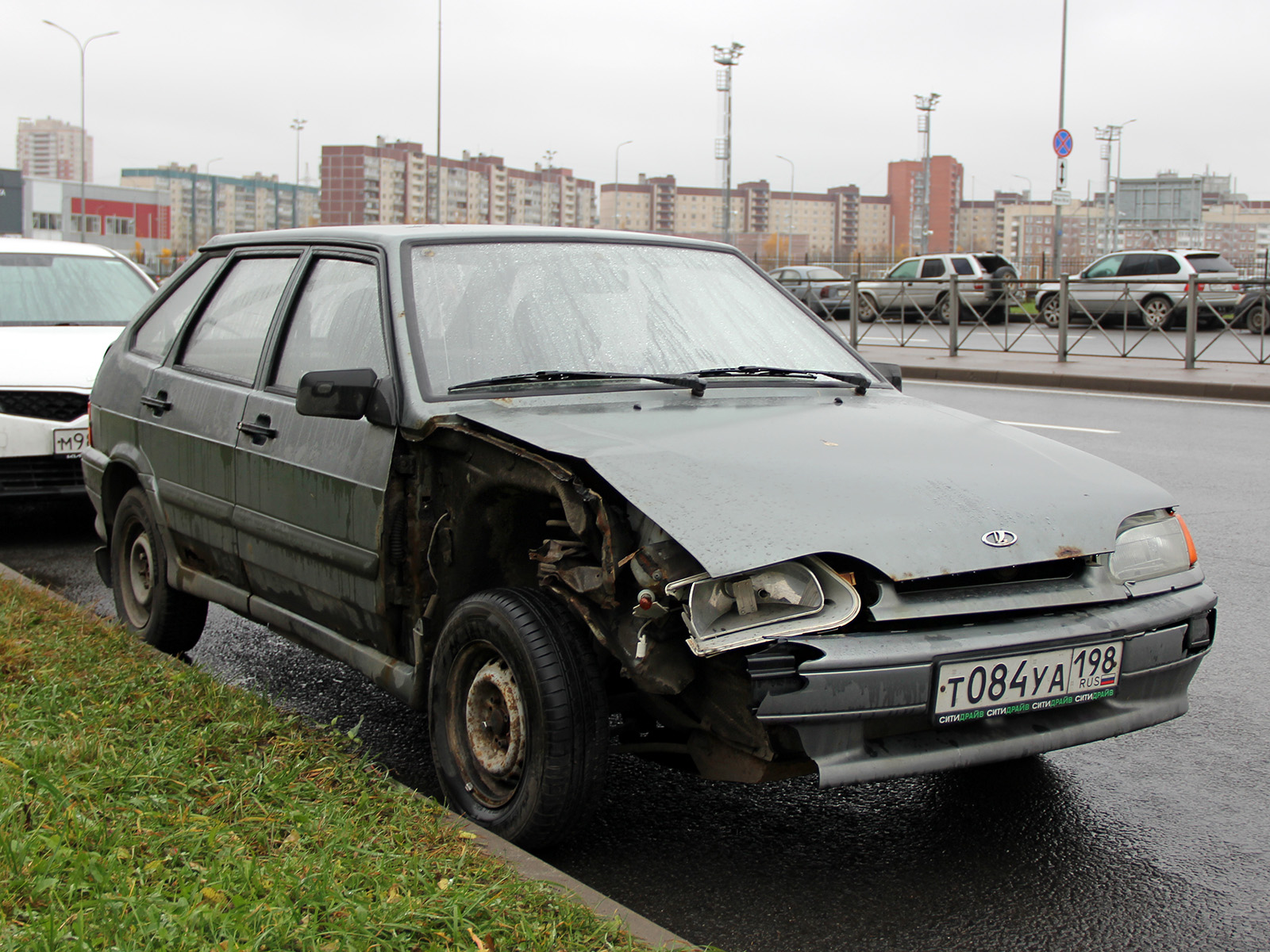 т 084 уа 198, Lada (VAZ) 2114 