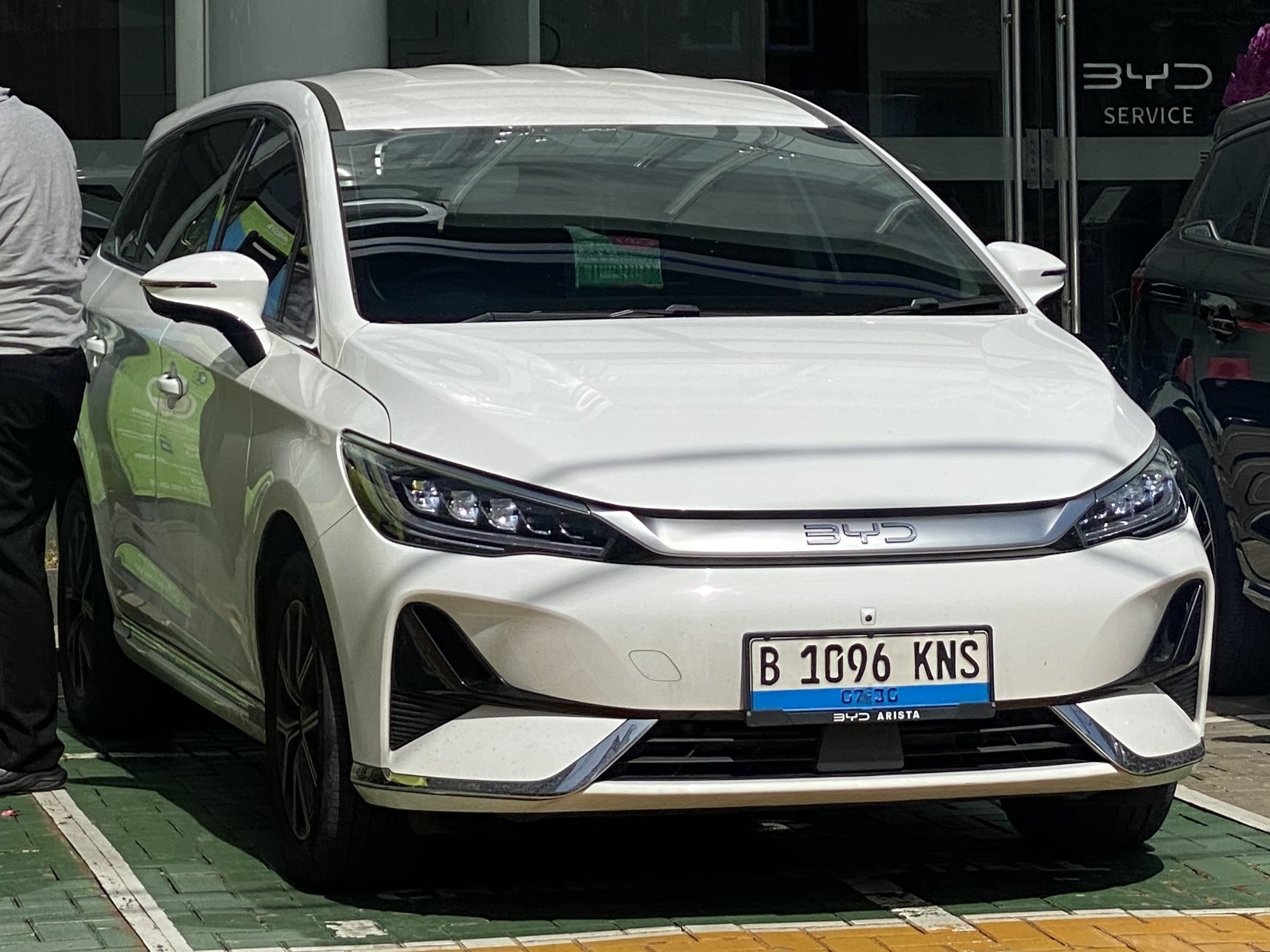 B 1096 KNS, BYD M6 2nd gen, 2024–