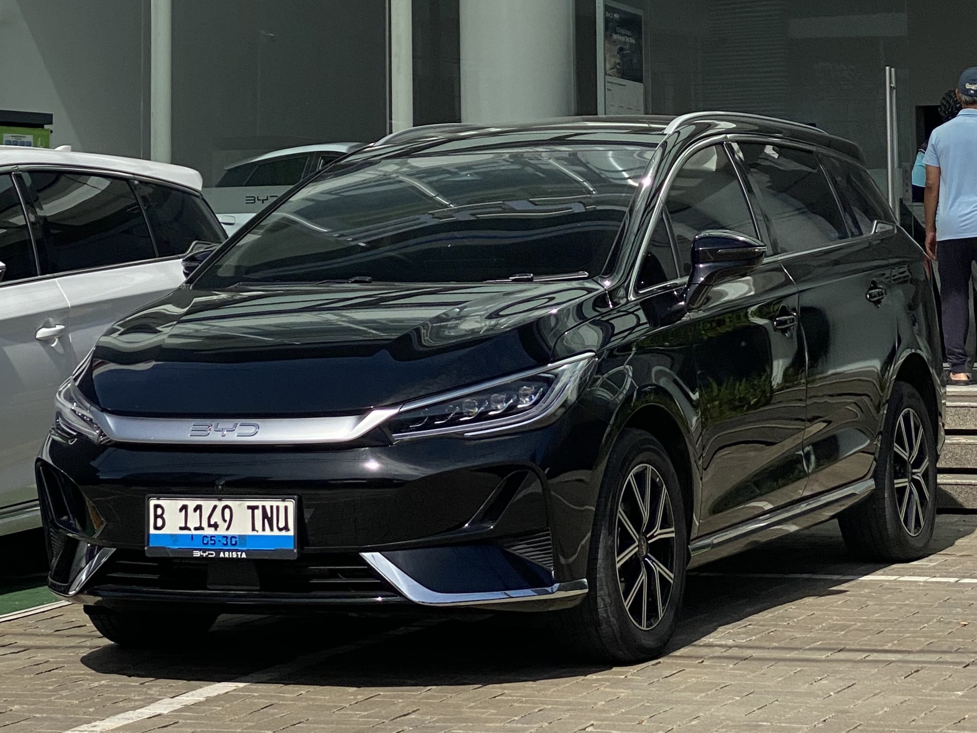 B 1149 TNU, BYD M6 2nd gen, 2024–