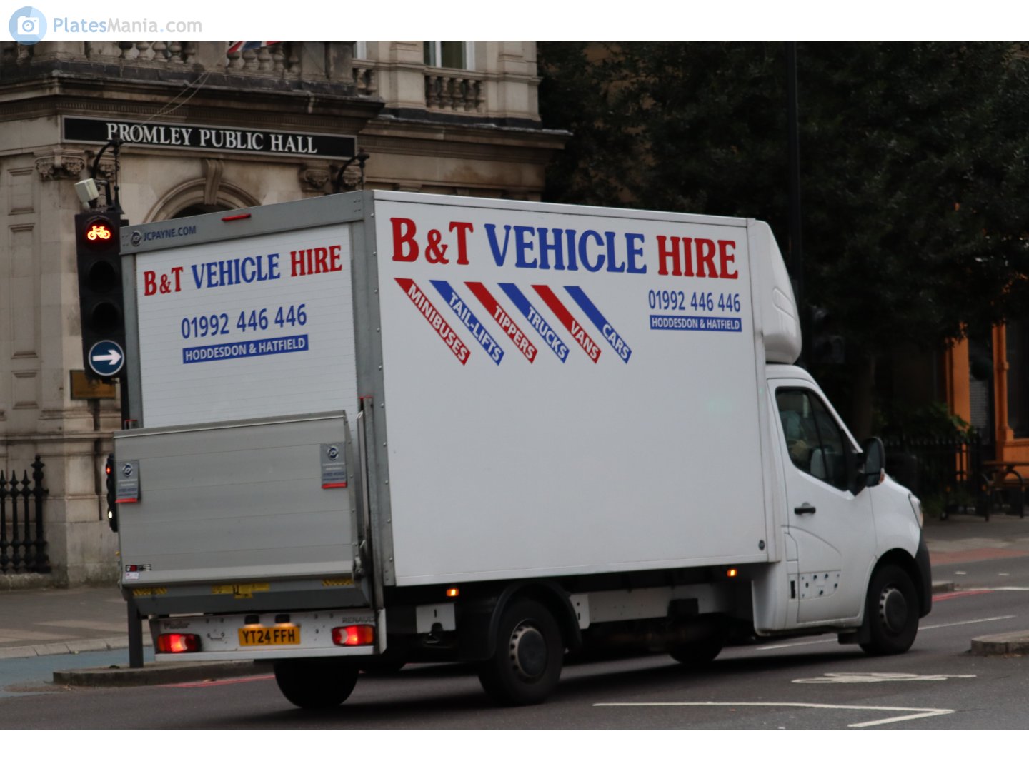 YT24FFH, Renault Master 