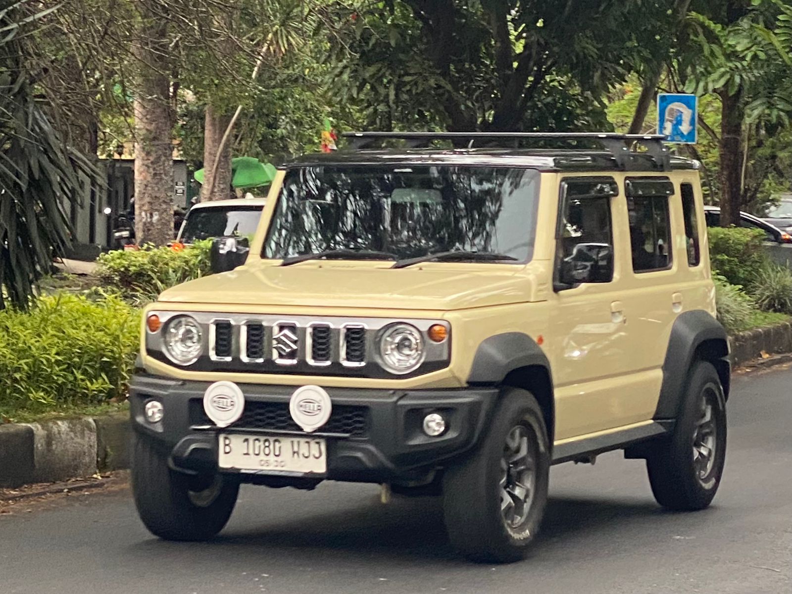 B 1080 WJJ, Suzuki Jimny 4th gen 5-door SUV (JB64W/JB74W), 2023–