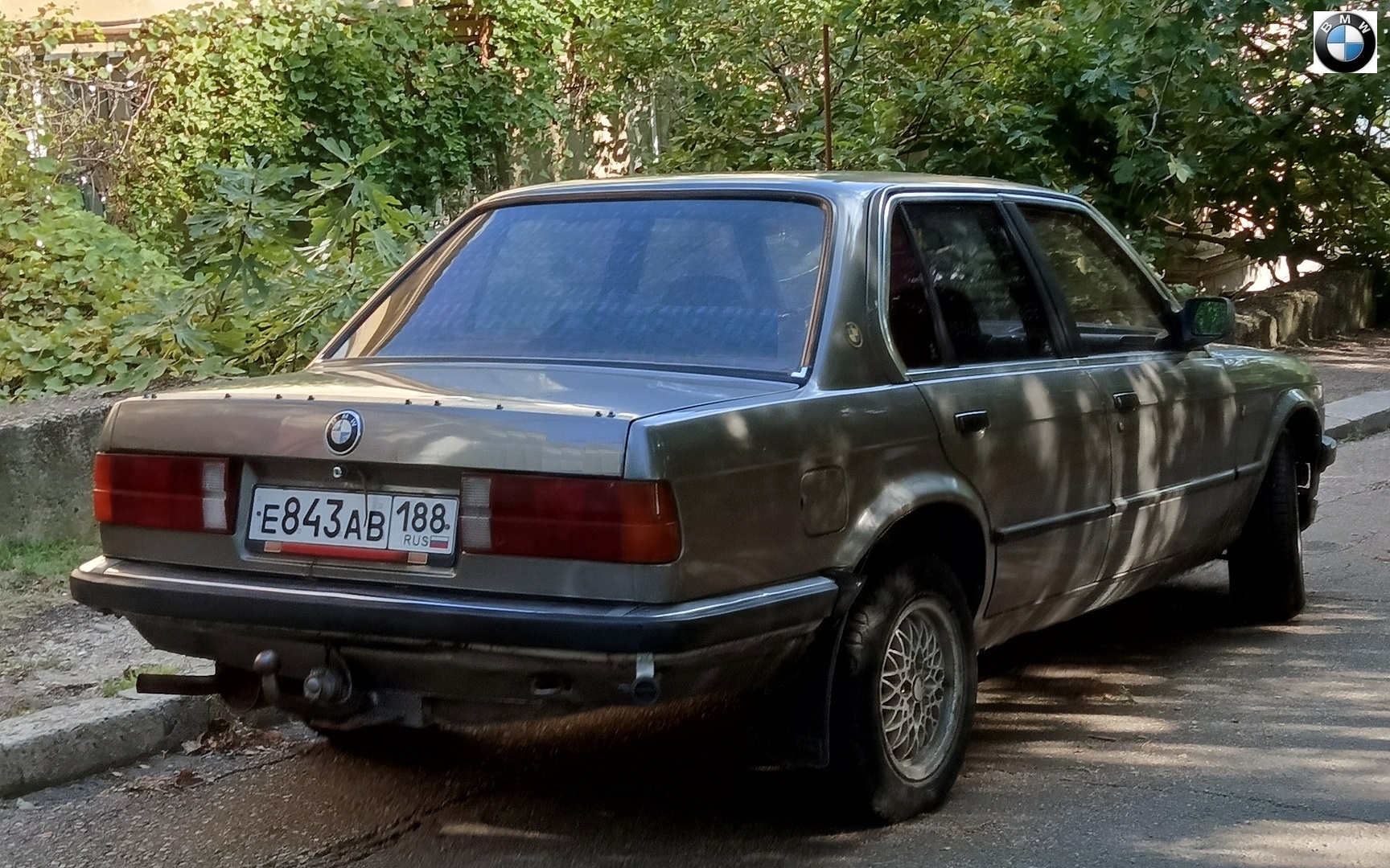 е 843 ав 188, BMW 3 Series 2nd gen Sedan (E30), 1983–1991