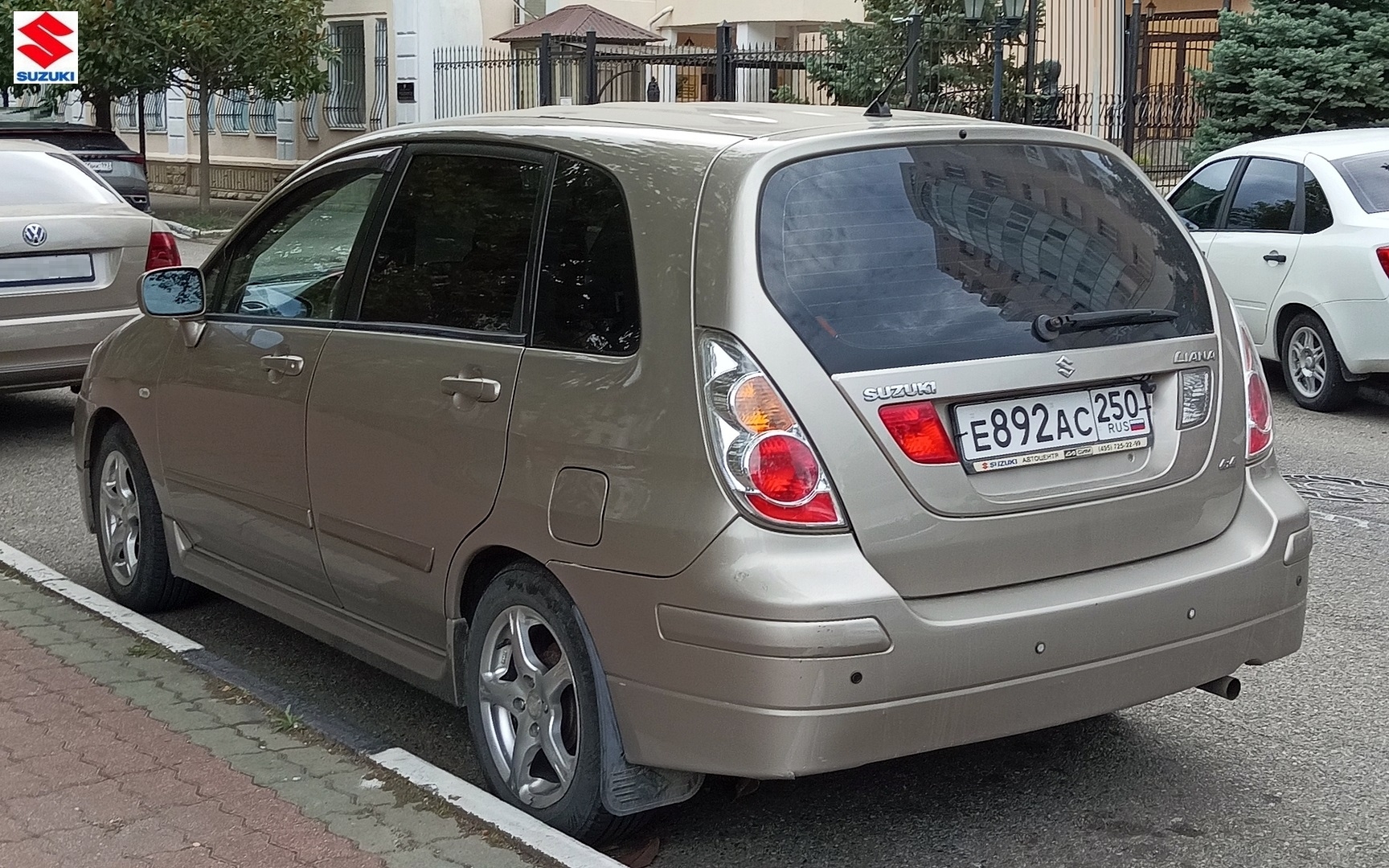 е 892 ас 250, Suzuki Liana 1st gen Hatch (RI), 2001–2007