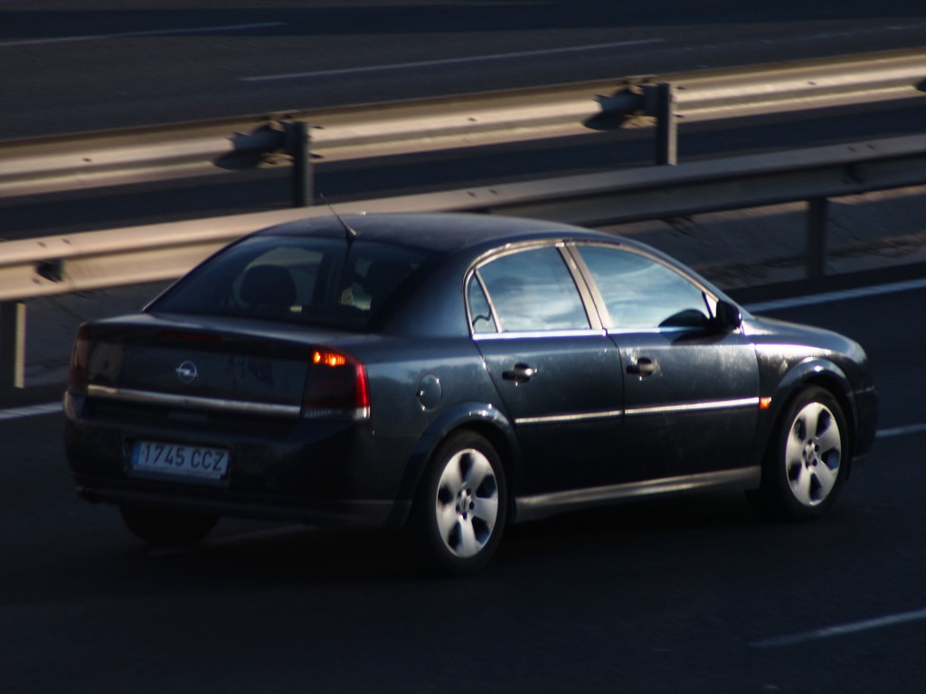 1745 CCZ, Opel Vectra 3rd gen Sedan (C; Z02), 2002–2005