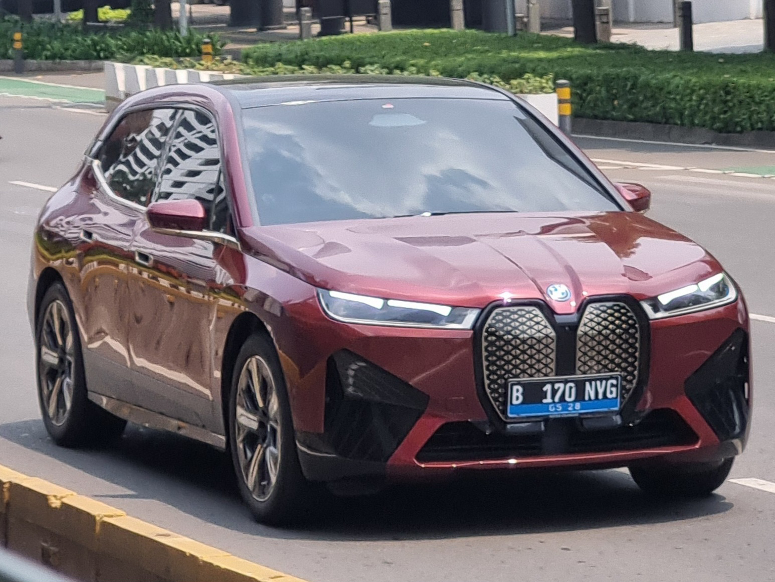 B 170 NYG, BMW iX 1st gen (i20), 2021–