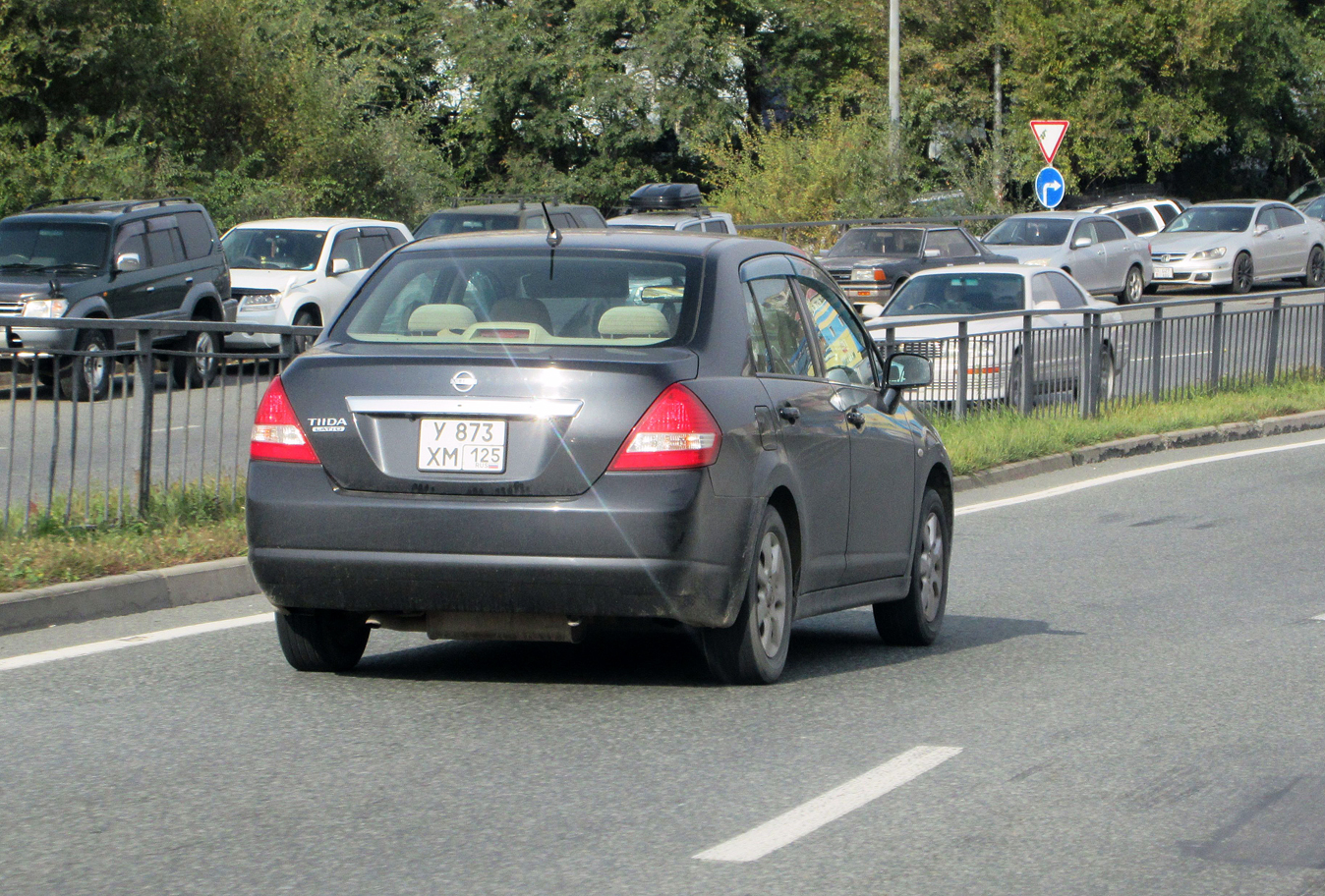 у 873 хм 125, Nissan Tiida 1st gen (Latio) Sedan (SC11), 2004–2012 (–2018 for TW- and LATAM-market)