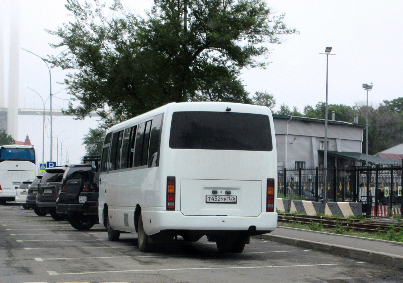 т 452 ук 125, Nissan Civilian 4rd gen (W41), 1999–2021