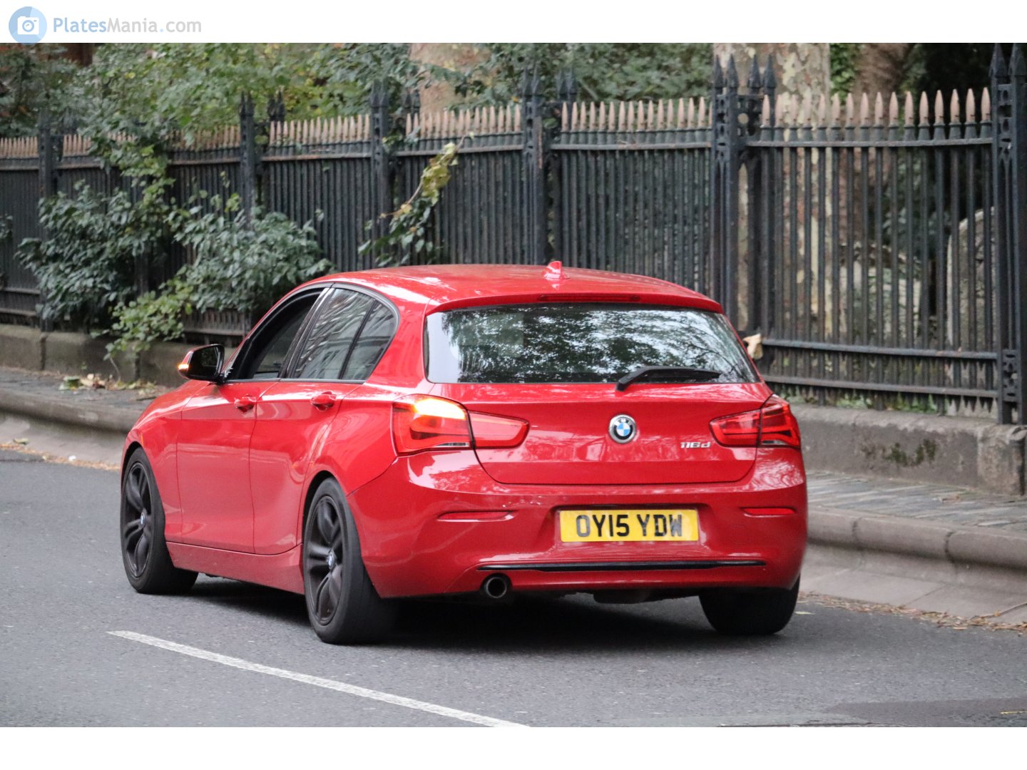 OY15YDW, BMW 1 Series 2nd gen 5-door Hatch (F20), facelift, 2015–2019