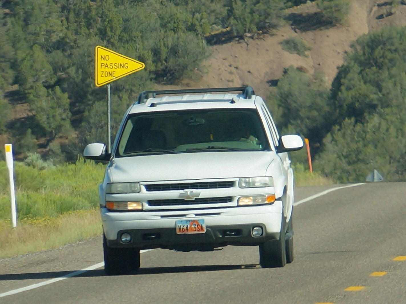 V64 3SA, Chevrolet Suburban 9th gen (GMT830), 1999–2005