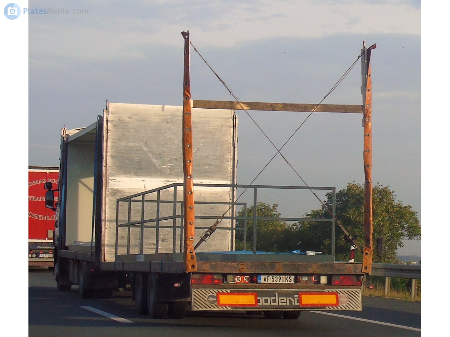 AF-539 KŠ, Trailers 