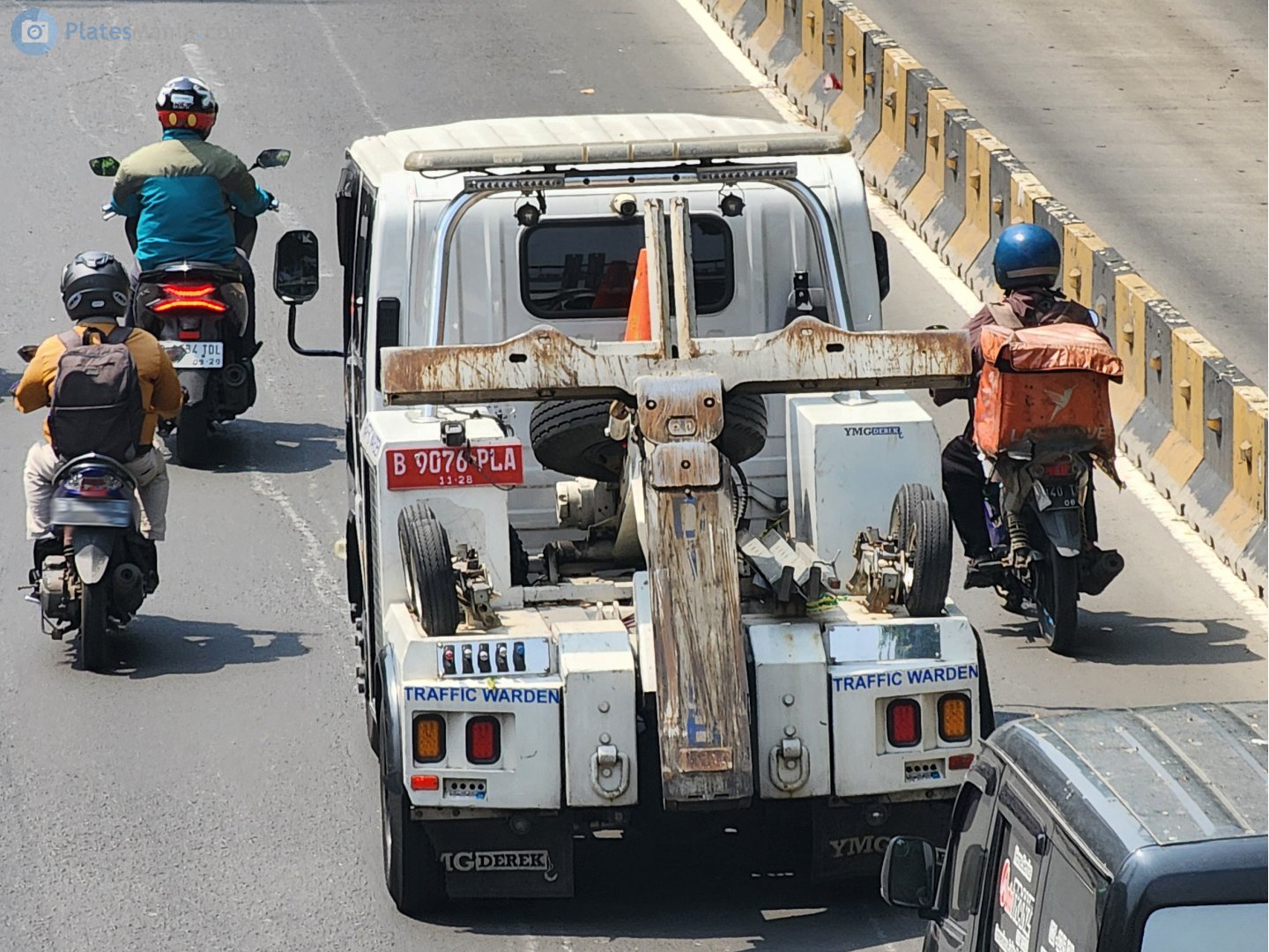 B 9076 PLA, Government and public administrations 