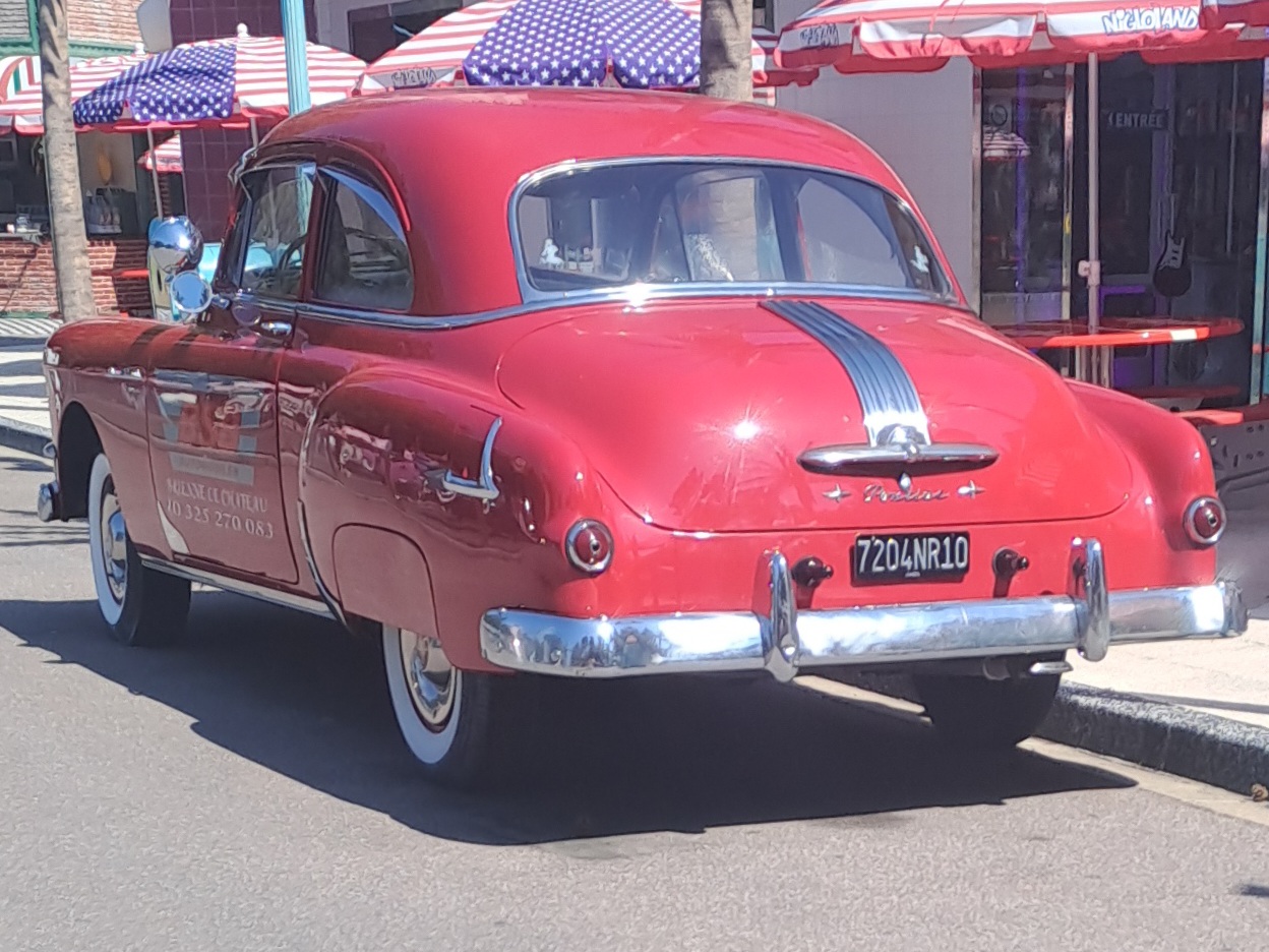 7204 NR 10, Pontiac Chieftain 