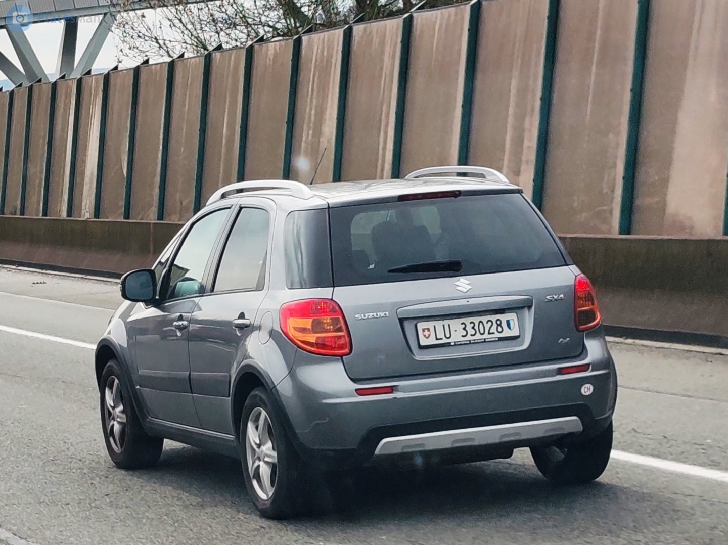 LU 33028, Suzuki SX4/S-Cross 1st gen SX4 Crossover (EY), 2006–2014 (–2018 for CN-market)