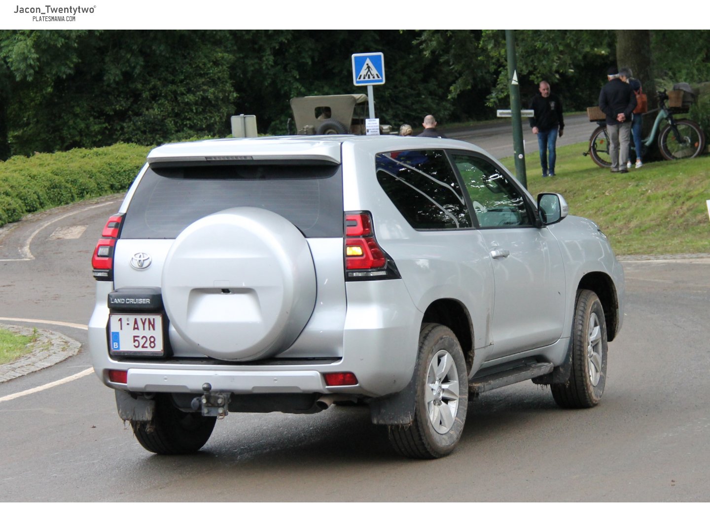 1-AYN-528, Toyota Land Cruiser Prado 