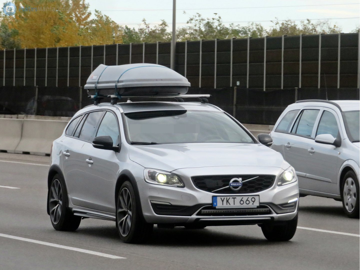YKT 669, Volvo V60 1st gen Cross Country (155/157), 2015–2018