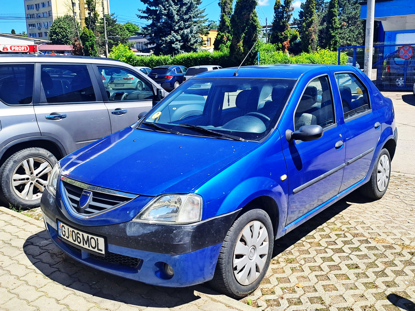 GJ 06 MOL, Dacia Logan 1st gen Sedan (L90), 2004–2008