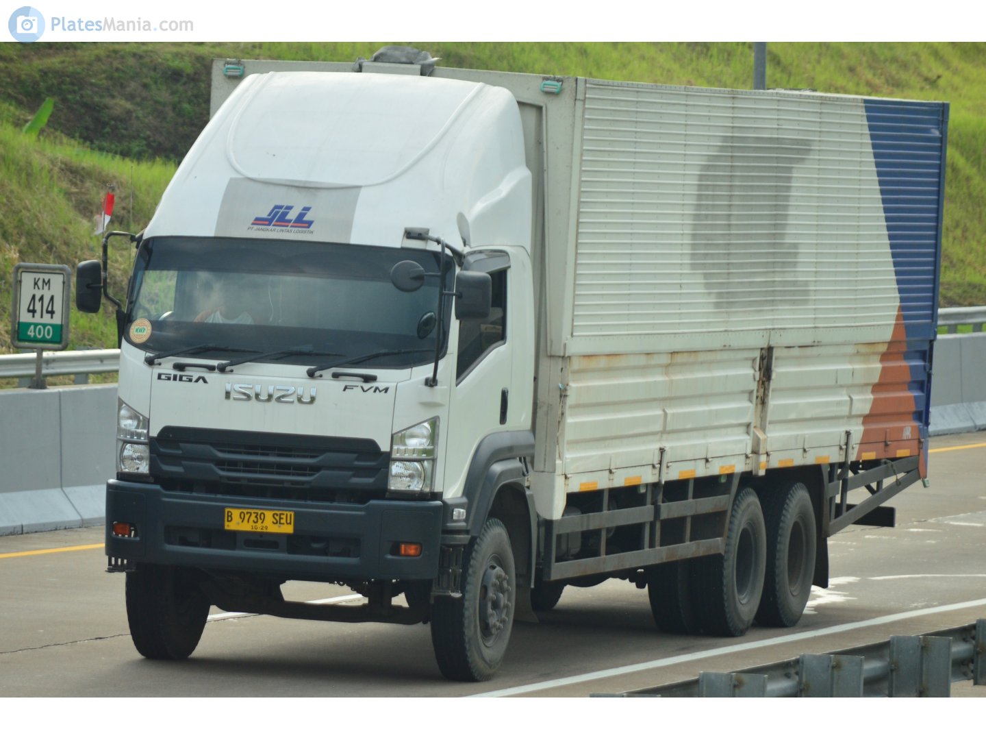 B 9739 SEU, Isuzu F-Series 