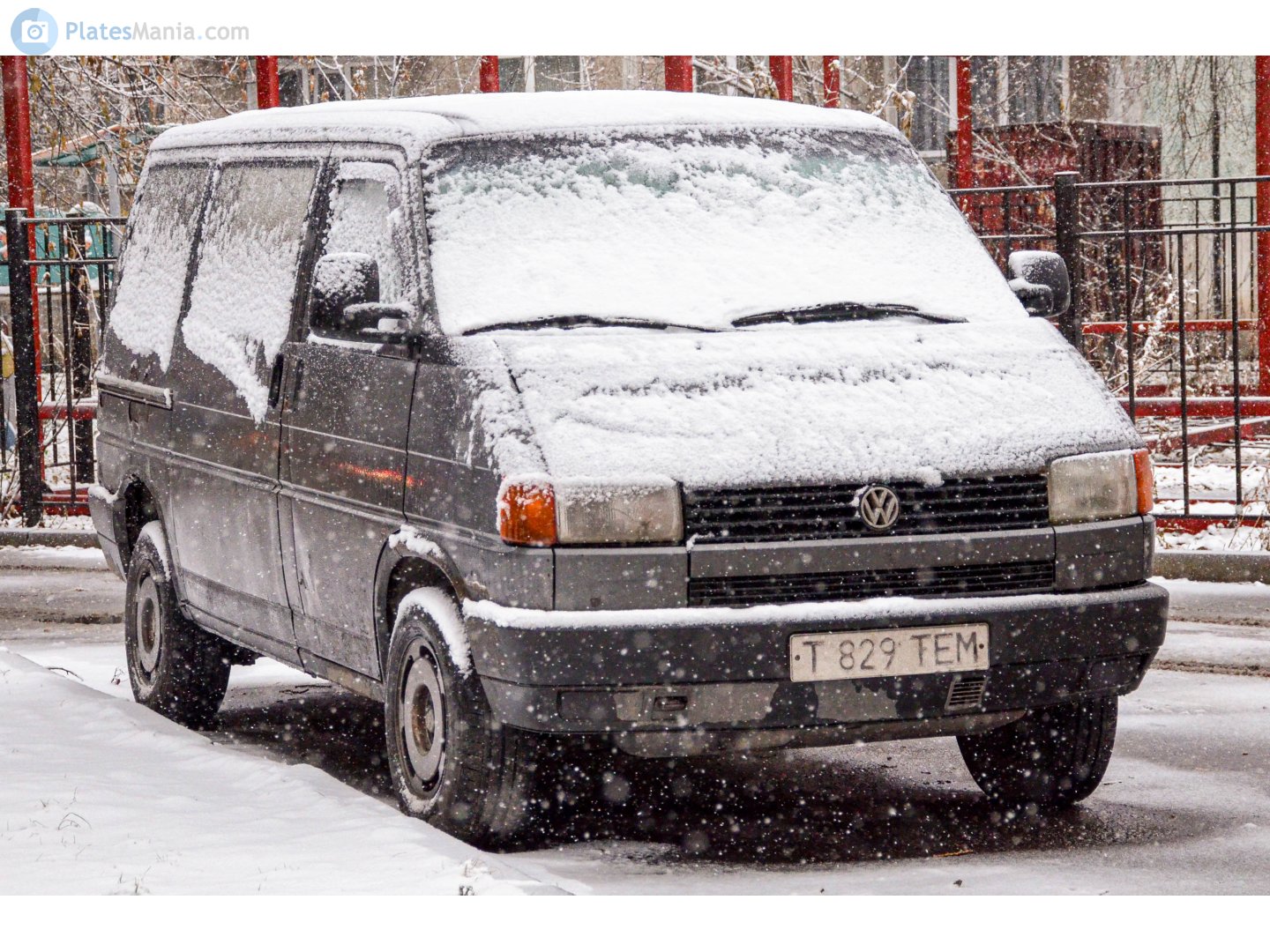 T 829 TEM, Volkswagen Transporter 4th gen Van (T4) (70/7D), 1990–2003