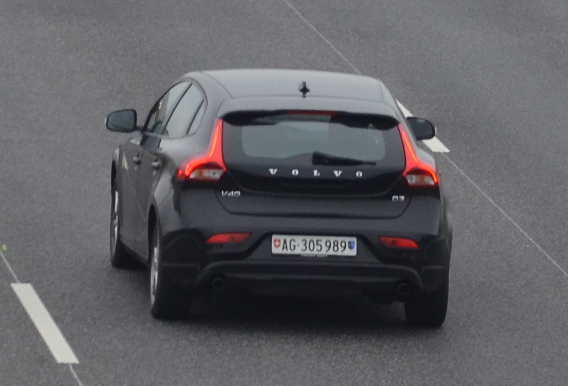 AG 305989, Volvo V40 2nd gen (526), 2013–2019