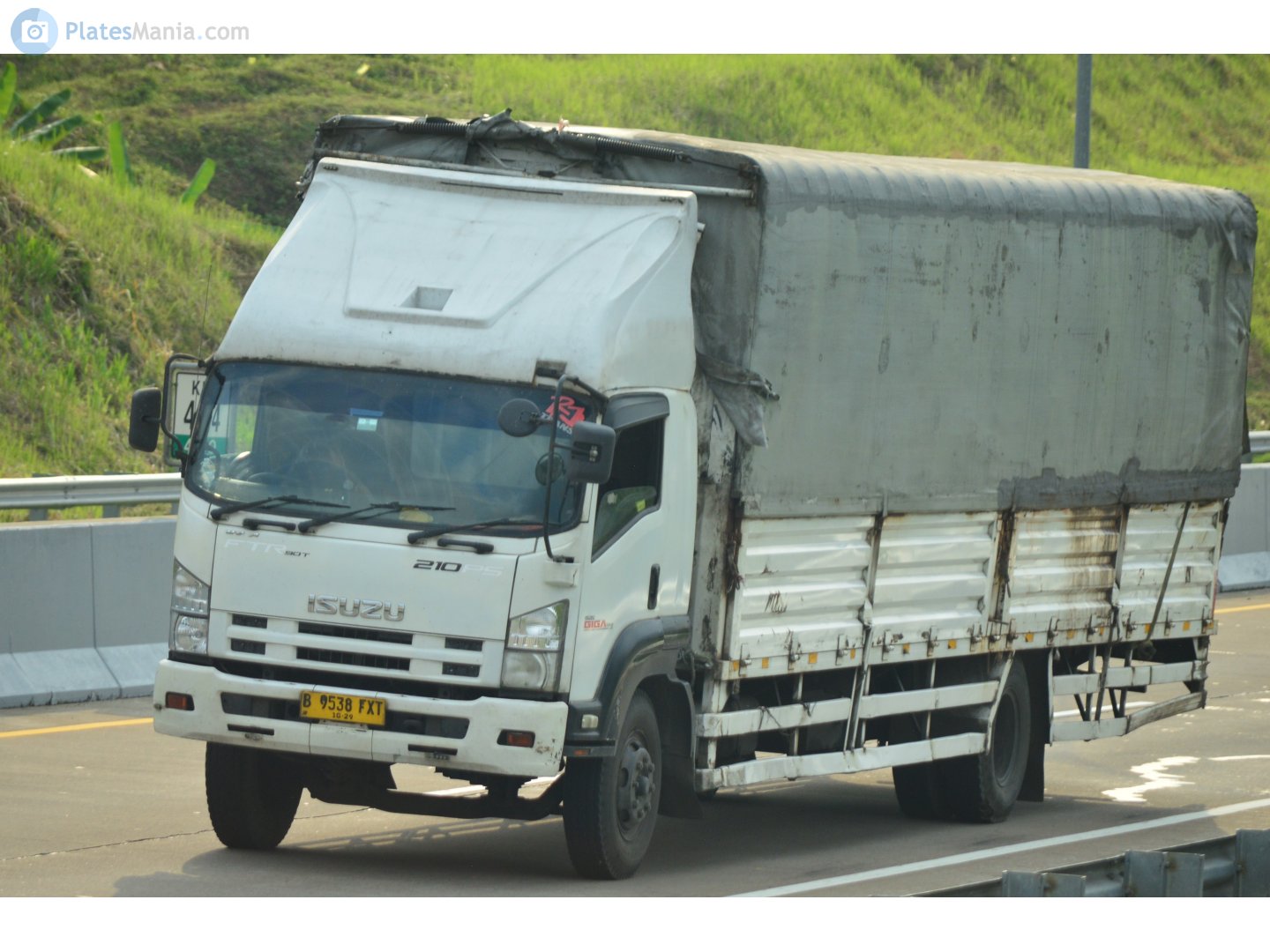 B 9538 FXT, Isuzu F-Series 