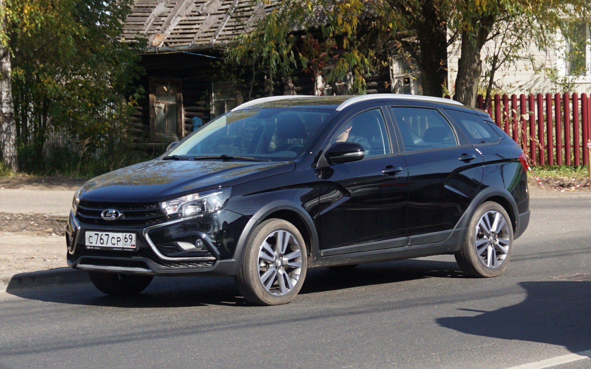 с 767 ср 69, Lada (VAZ) Vesta 1st gen SW Cross (GFK), 2017–2022