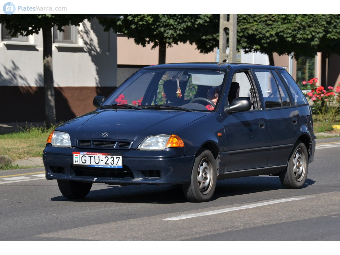 GTU-237, Suzuki Swift 2nd gen 5-door Hatch (SF), facelift, 1996–2004