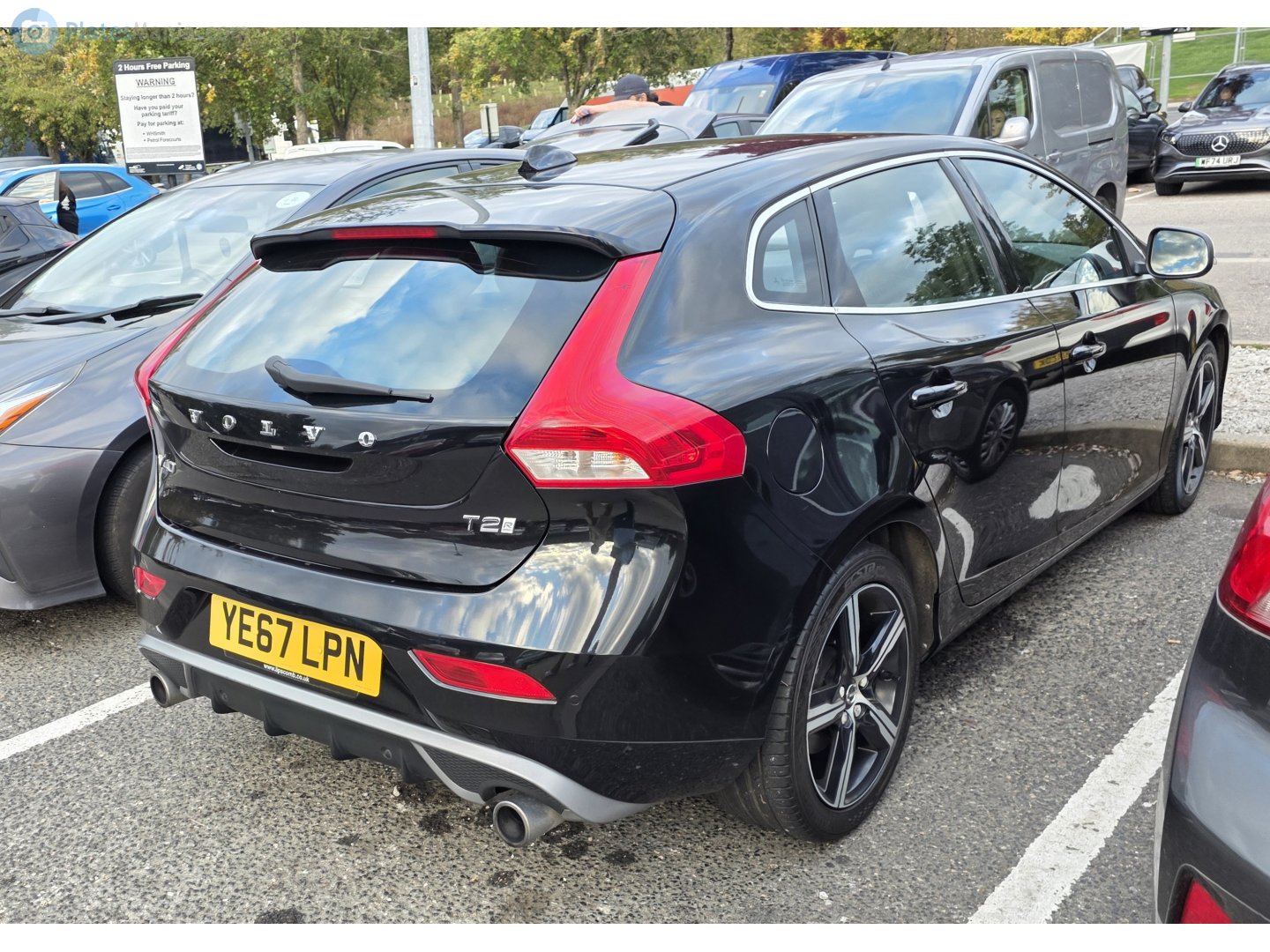 YE67LPN, Volvo V40 2nd gen (526), 2013–2019