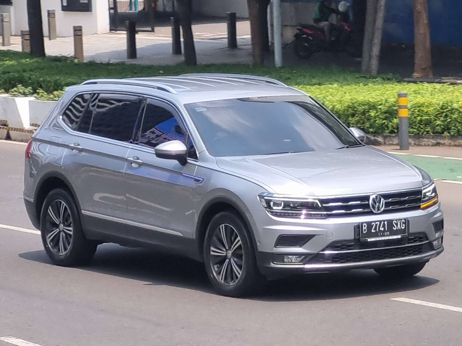 B 2741 SXG, Volkswagen Tiguan 2nd gen (AD/AX/Allspace/L), 2016–2021