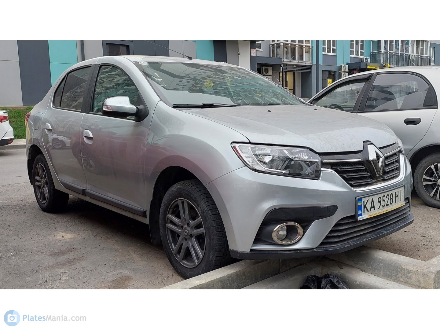 KA 9528 HI, Renault Logan 2nd gen Sedan (L8), 2013–