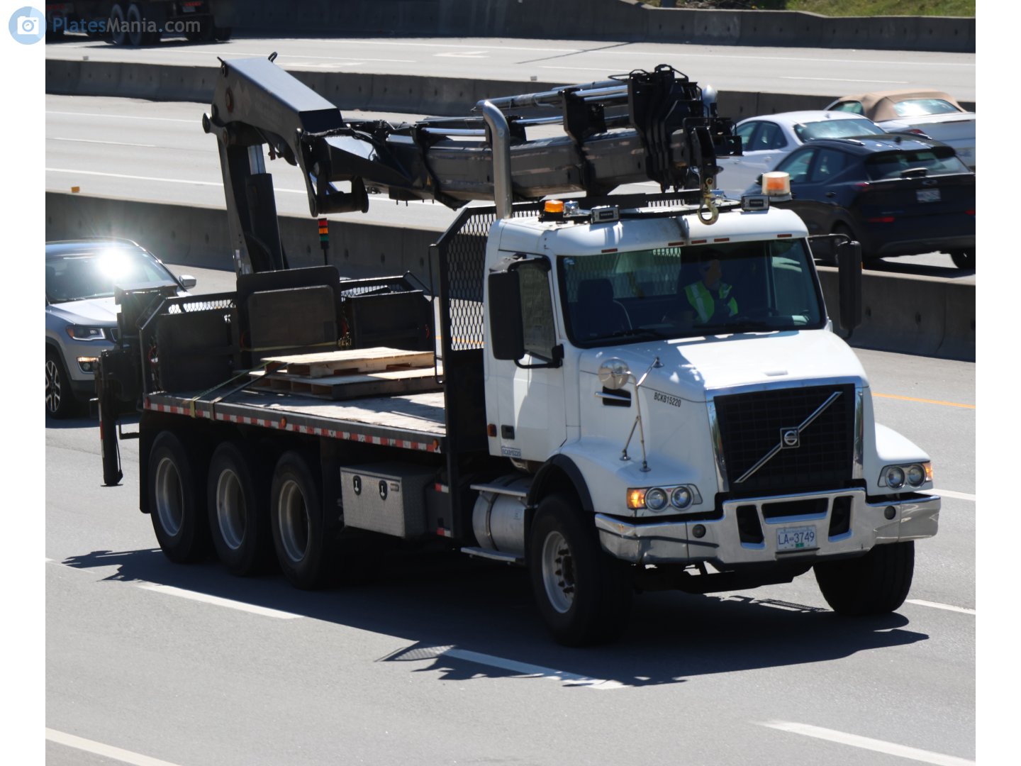 LA-3749, Volvo VHD Series 