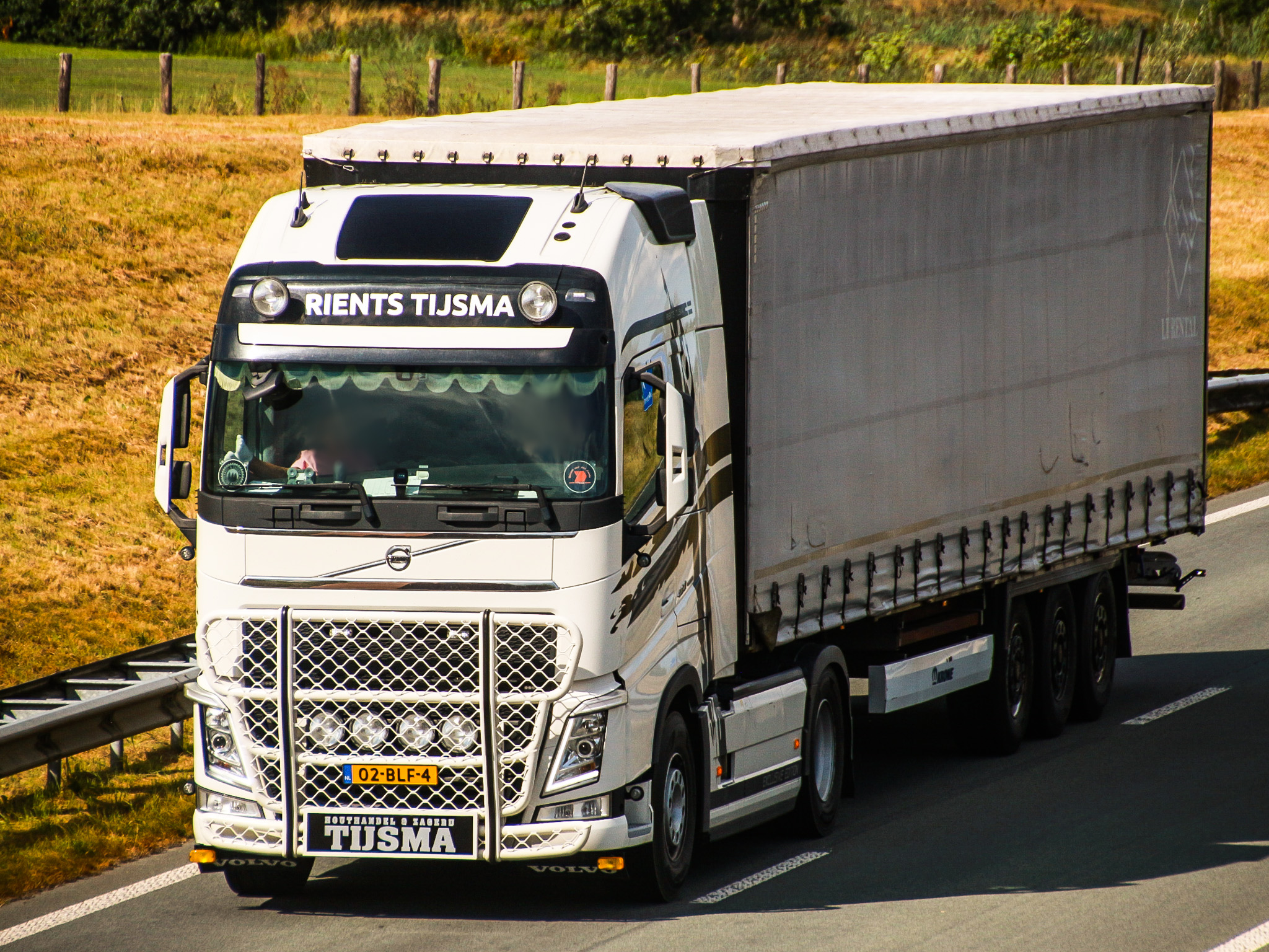 02-BLF-4, Volvo FH 3rd gen, 2012–2020