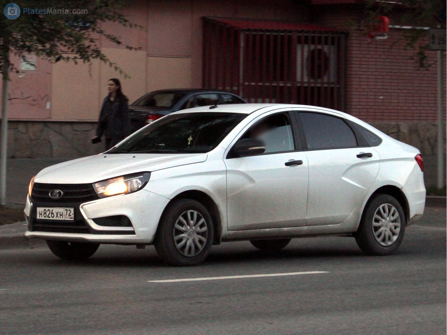 н 826 хн 72, Lada (VAZ) Vesta 1st gen Sedan (GFL), 2015–2022