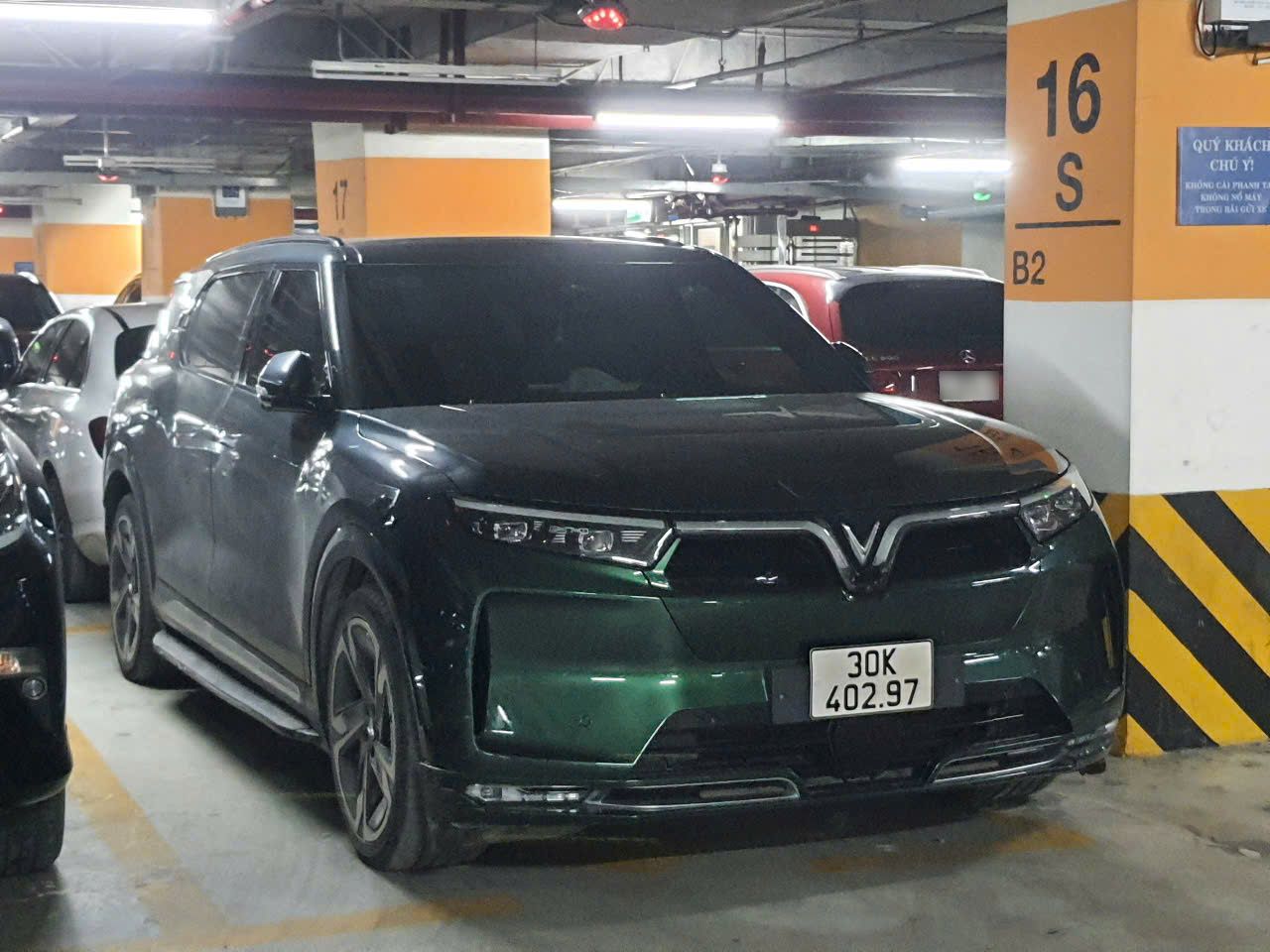 30K-402.97, VinFast VF9 1st gen, 2023–