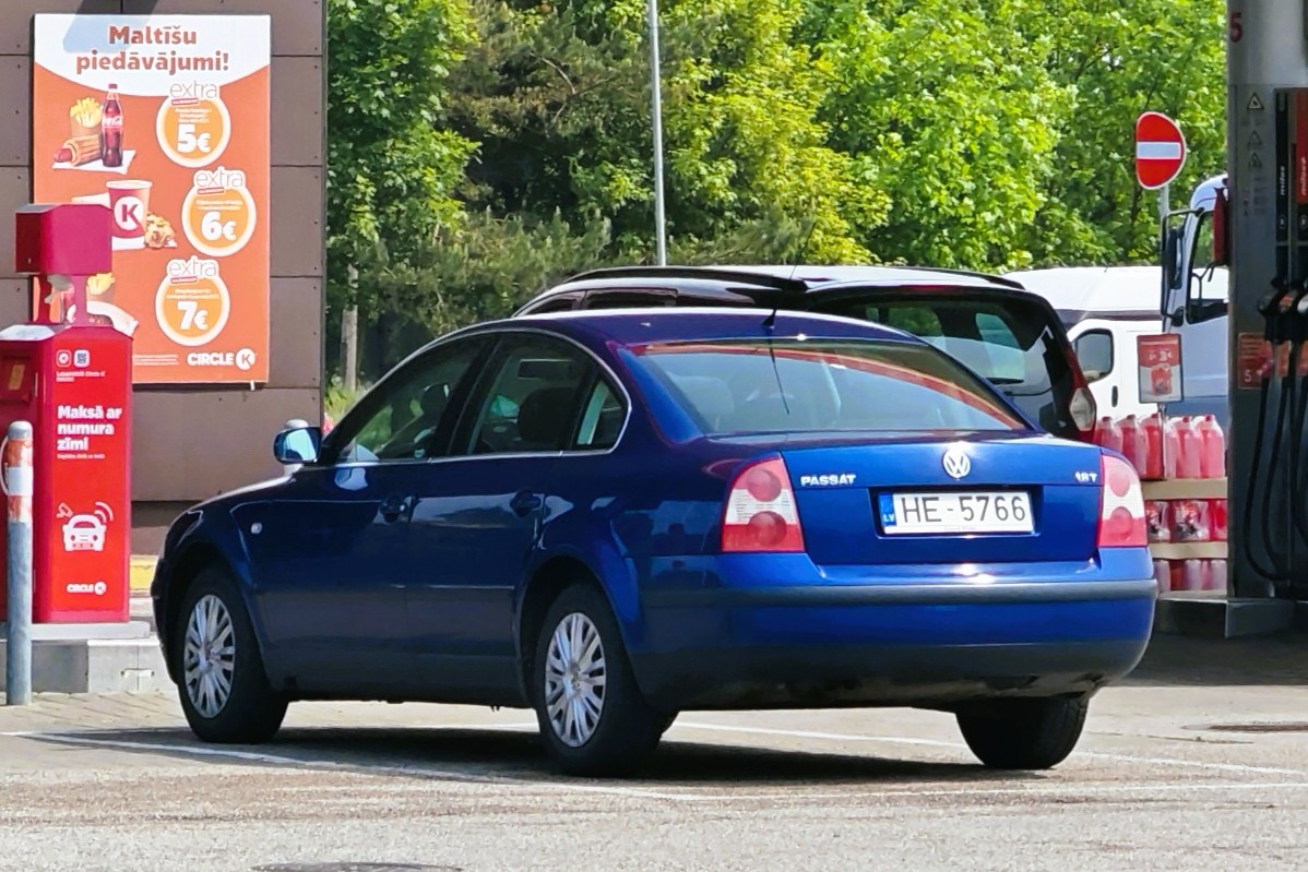 HE-5766, Volkswagen Passat 5th gen Sedan (B5.5; 3BG), facelift, 2000–2005