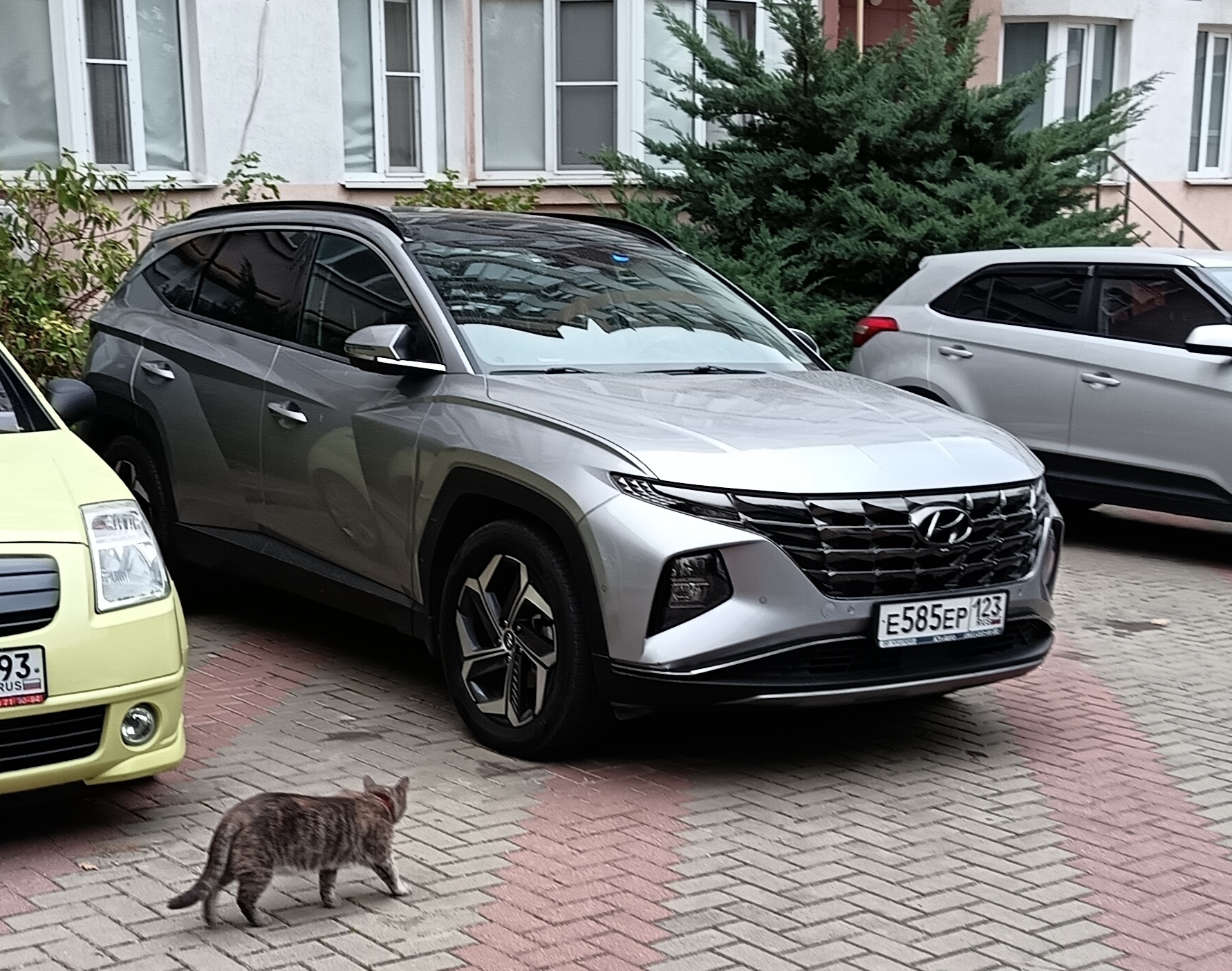 е 585 ер 123, Hyundai Tucson 