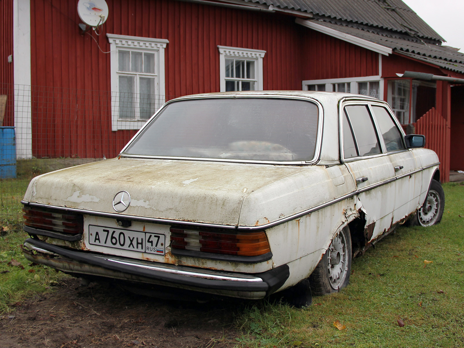 а 760 хн 47, Mercedes-Benz E-Klasse 200–300 Sedan (W123), 1975­–1986