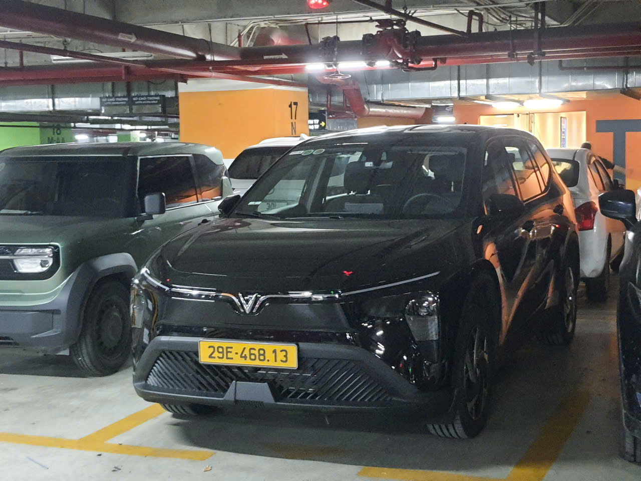 29E-468.13, VinFast Limo Green 