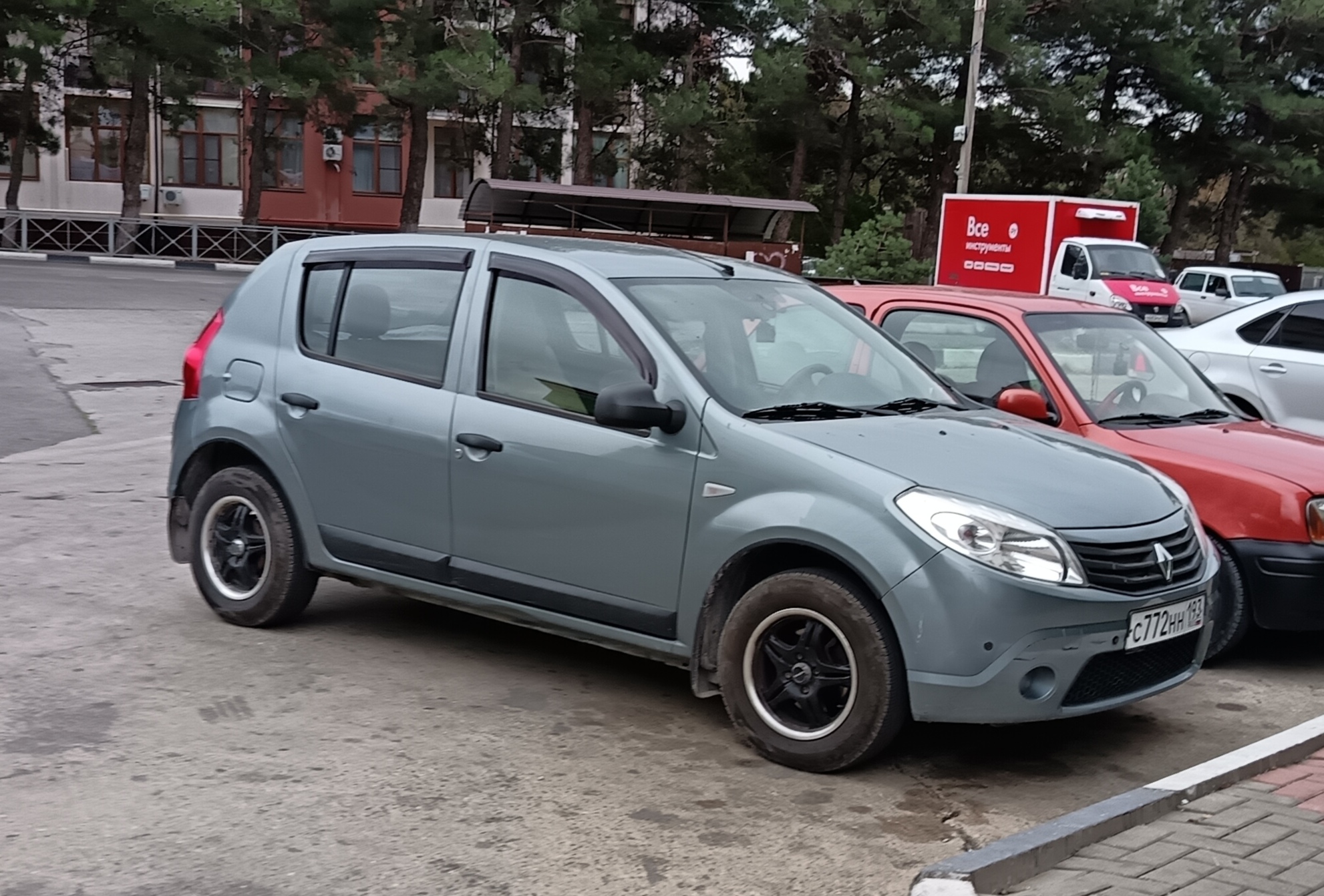 с 772 нн 193, Renault Sandero 