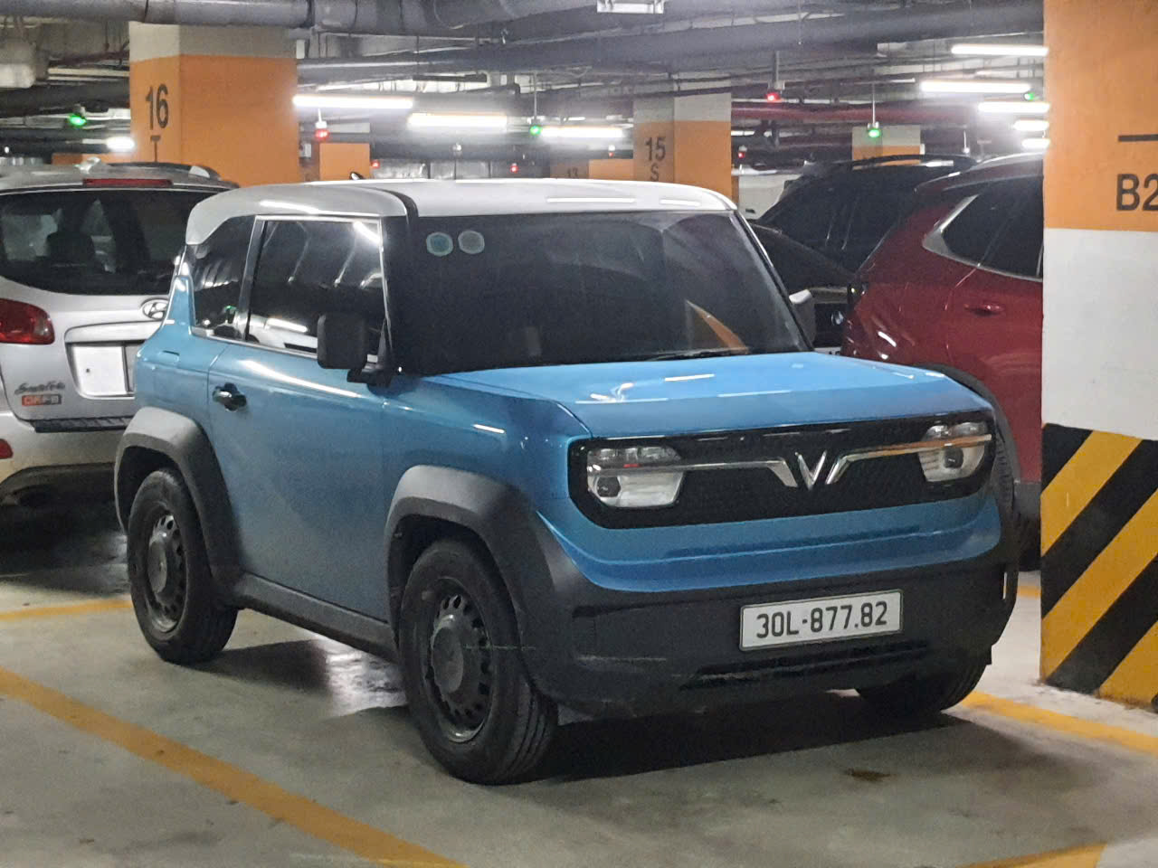 30L-877.82, VinFast VF3 