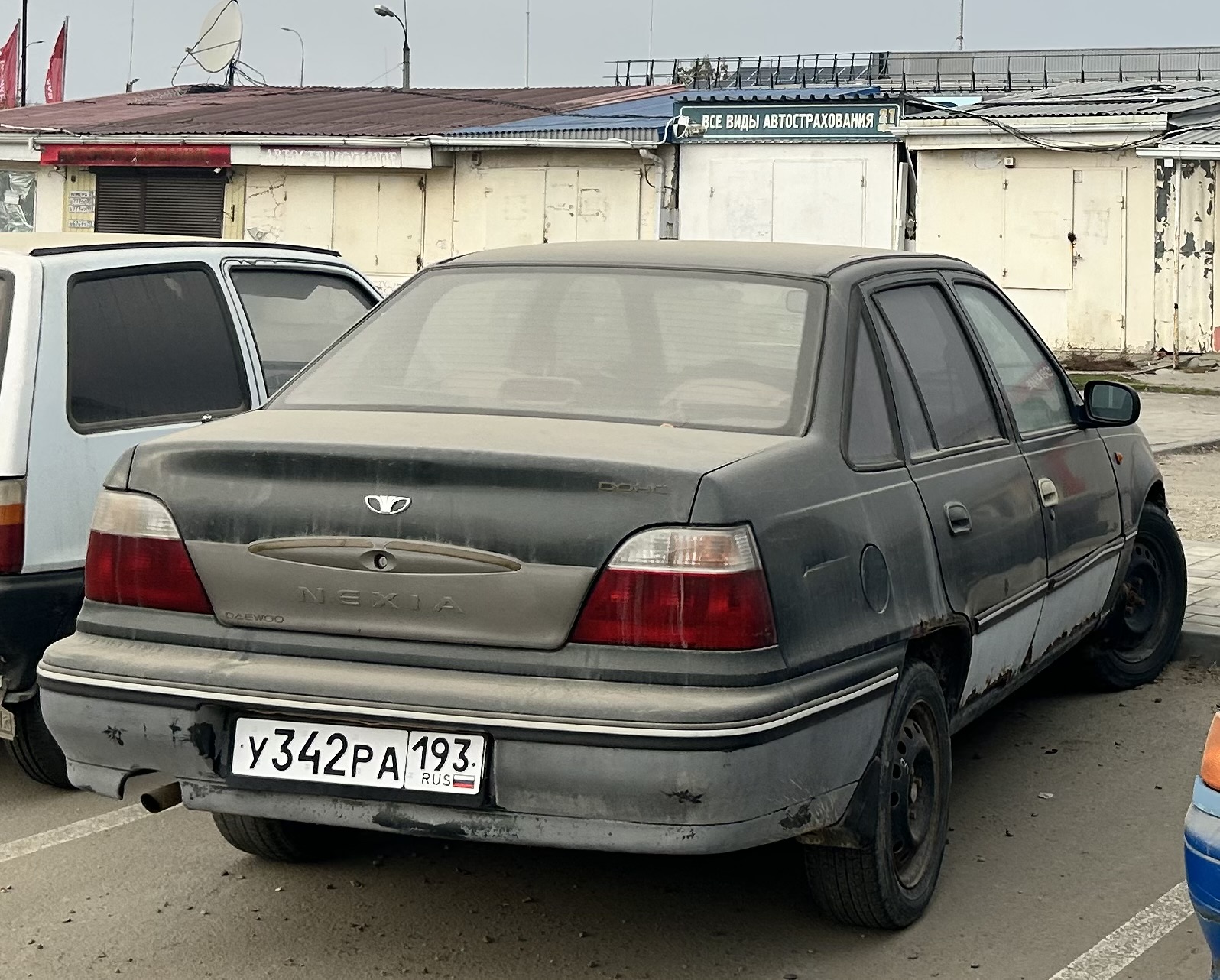у 342 ра 193, Daewoo Nexia 1st gen Sedan (T-body), 1995–1997 (–2008 for CIS-market)