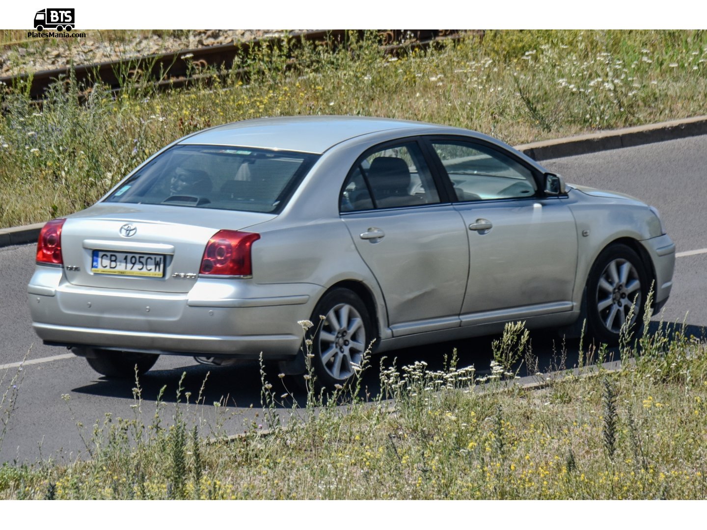 CB 195CW, Toyota Avensis 2nd gen Sedan/Liftback (T250), 2003–2009