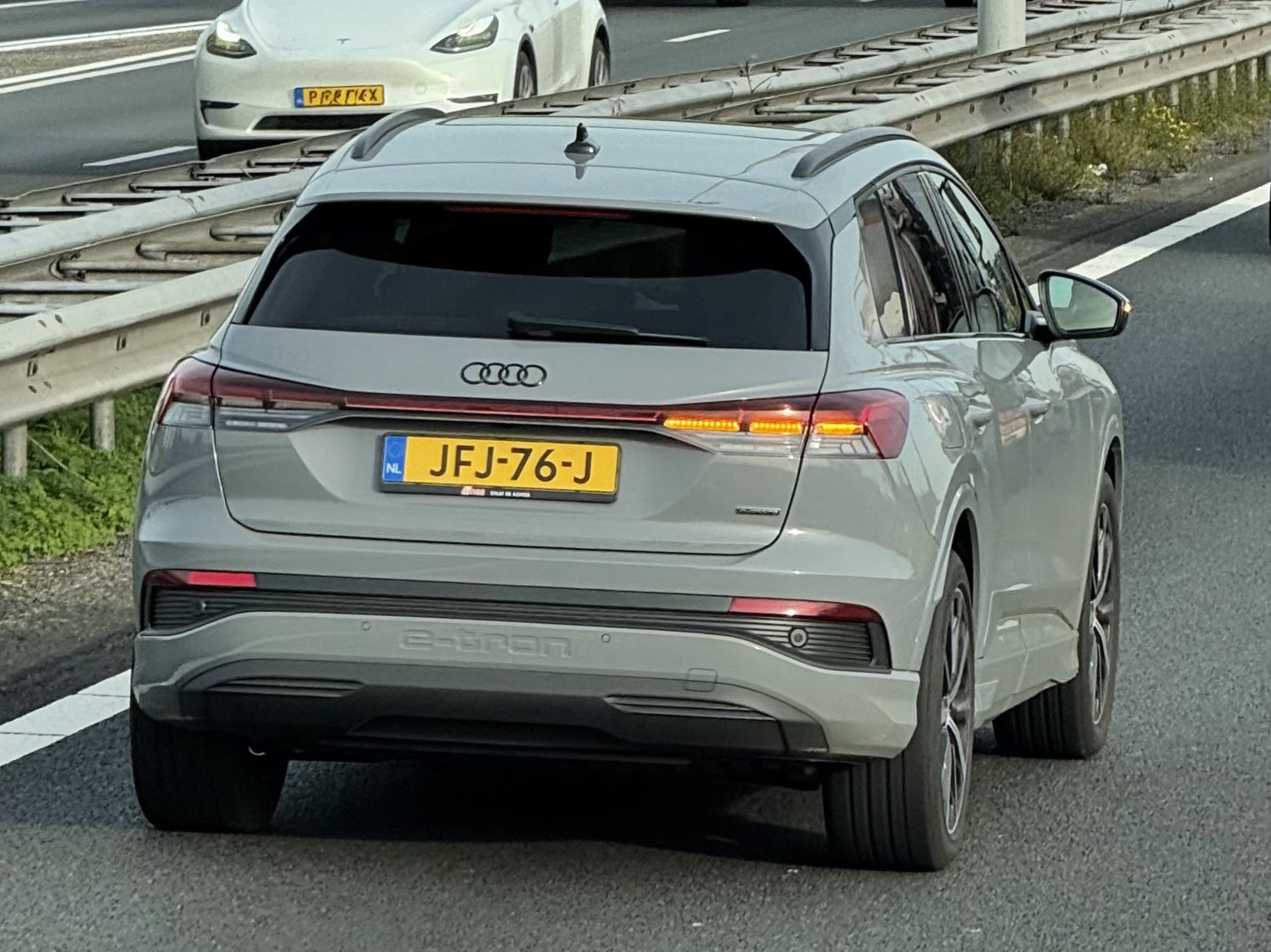 JFJ-76-J, Audi Q4 e-tron 1st gen SUV (F4B), 2021–